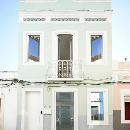 Upstairs In Mint House - Nearby, Balcony And Electric Standing Desk For Remote Work Setubal