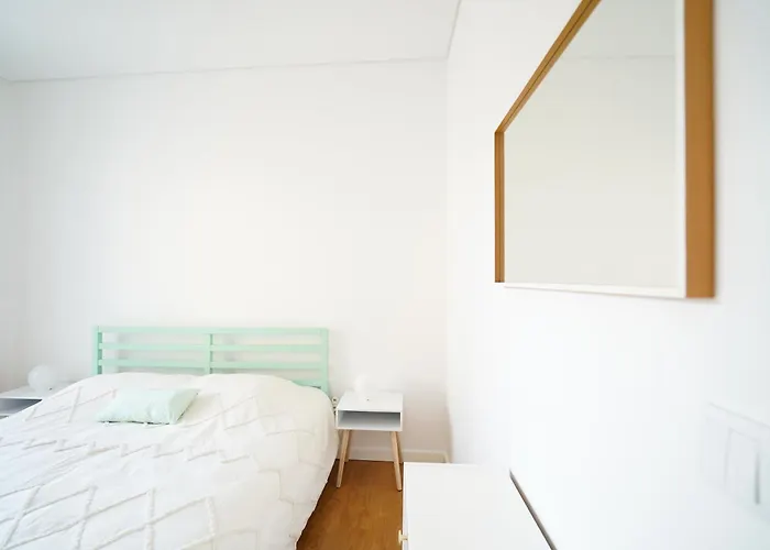 Appartement Upstairs In Mint House - Nearby, Balcony And Electric Standing Desk For Remote Work